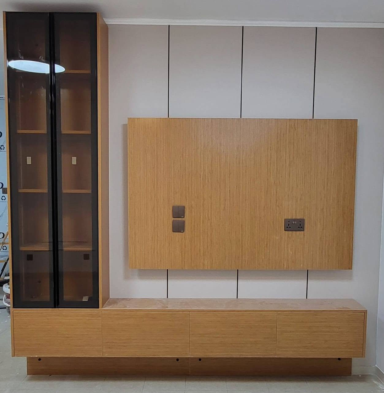 مساء الخير....
عندما يتم اختيار تصميم مميز والوان هادئة وجميلة وشركة ذات خبرة في عالم النجارة الحديثة تصبح النتائج مبهرة.... 
 نقدم لكم 

# TV UNIT MODERN 

للاستفسار اكثر يرجى الاتصال بالرقم 
***********
او زيارة المعرض الكائن في مجمع بسماية الشارع العام الاستدارة الثانية بعد بوابة الدخول القديمة بالقرب من مطعم كرم اهلنا ومجاور مجمع حيدر الكهربائي للمواد الإنشائية وشركة برايم للتوصيل السريع
