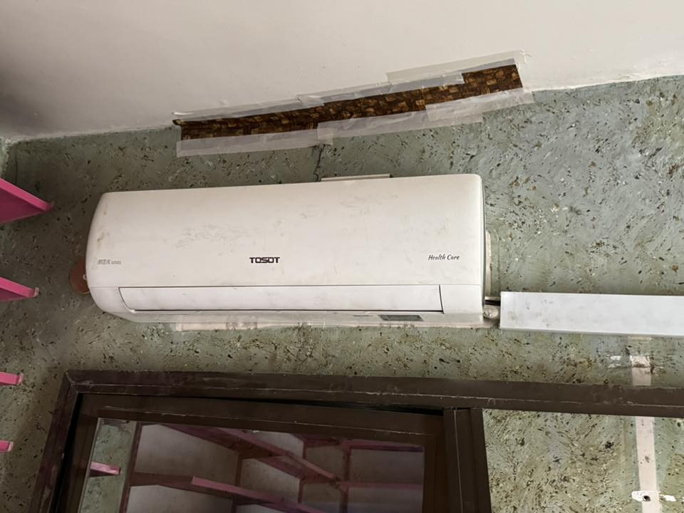 السلام عليكم سبّلت Tosot واحد طن مستعمل 5 اشهر  شغال ما بي اي عطل الجهاز مشدود تجي انته تفتحه وتأخذه 
السعر :225 وبي مجال 
العنوان: حي اول قرب حسينه المصطفى
الرقم:***********
