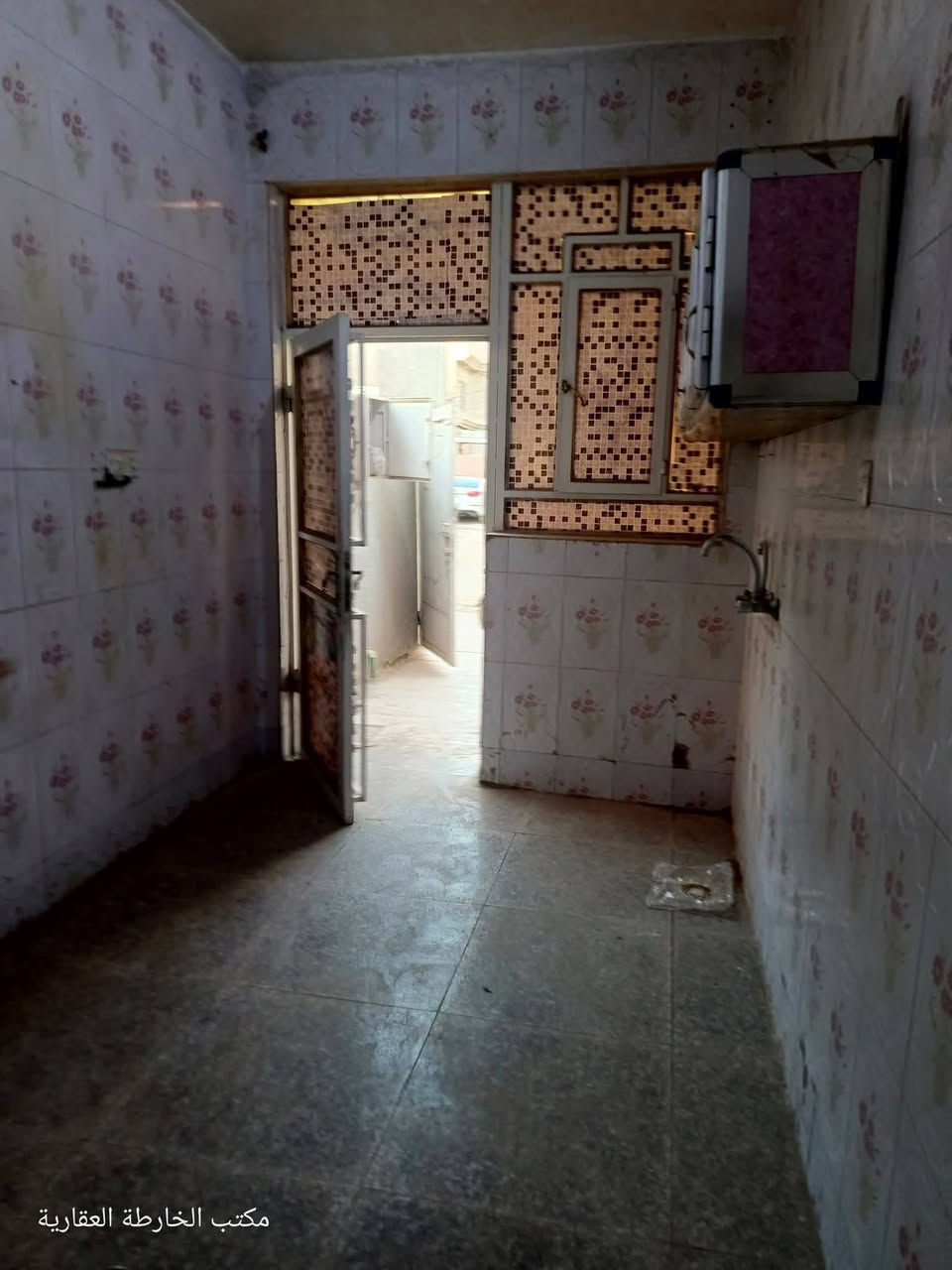 دار للبيع في حي الطياره قرب أسواق العائلة

طابو زراعي ملك صرف سند 25

مساحة 100 واجه 6 متر نزال 18 متر

الطابق الارضي غرفة نوم استقبال هول مطبخ صحيات داخليه وخارجية وطارمه
الطابق الثاني غرفتين نوم وهول وصحيات

للاستفسار اكثر الاتصال على الرقم أدناه او مراسلة الحساب
*********** علي الزبيدي
مكتب الخارطه العقاريه
الكائن في حي الطياره مجاور المدرس حسين طياره
