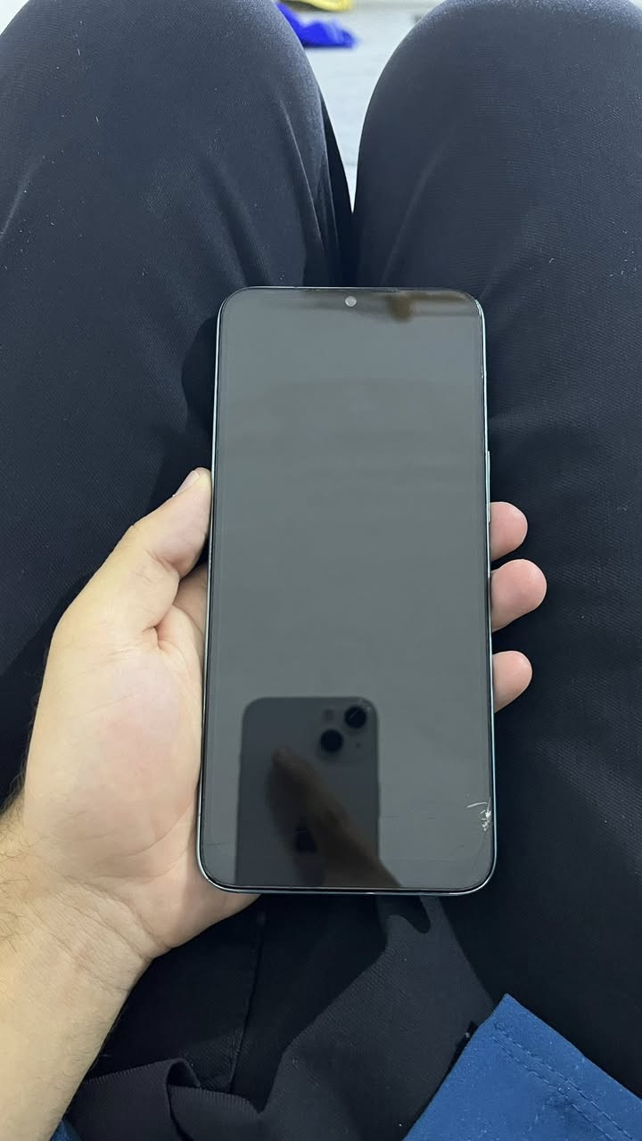 السلام عليكم 
موبايل 
Infinix Hot 10i
ذ128 
اخوان يشغل 60 فريم 
والتلفون لـ سليمان ال موفق لحد يراسلني 😆
وهذا رقمو خابرو وتتفاهمون
 ‭0786 970 9309‬
وبالنسبة للسعر قيم واخذ
