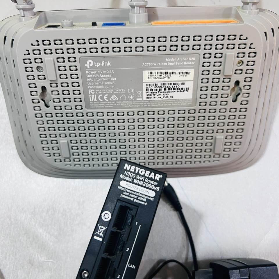 راوترات عدد 3 
Sk broadband قطعتين صنع كوريا 
netgear بدون شاحنة
TP link
ابيعهم شلع لاعلى سعر


**إذا كنت صاحب هذا الإعلان وتريد حذفه لأي سبب، رجاءا أرسل رسالة إلى الدعم الفني**