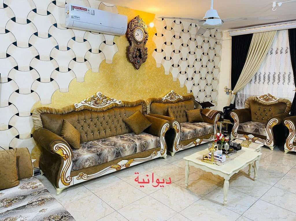 دار للبيع ويرهم مراوس حسب القناعة  المساحة 360 متر طابقين ركن على شارع20 متر  العنوان  شارع عشرين حي الشرطة الشارع الفاصل بينا شارع عشرين والملعب  
الاستفسار 
*********** 
+964 790 696 0618
