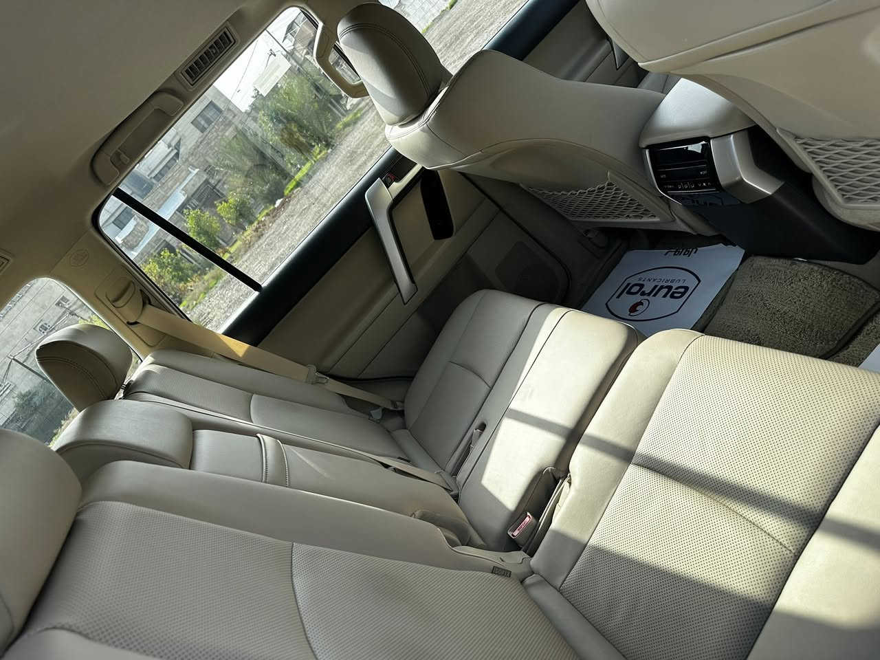 سلام عليكم ورحمة الله وبركاته اللهم صل على محمد وال محمد
سيارة برادو  2022.    VX.     اربيل 

جديده جدا جدا ومماشية مكفولة كفالة عامة 

6 اسلندر 4000

ماشية 46

فول موصفات وال VX. معروف مواصفاتة 

خمس كامرات 

مقاعد امامية و خلفية كهربائية 

استيرن كهرباء 

كشنات جلد تبريد تدفئة 

الاستفسار ع الرقم ***********

او الخاص

مكان بغداد
