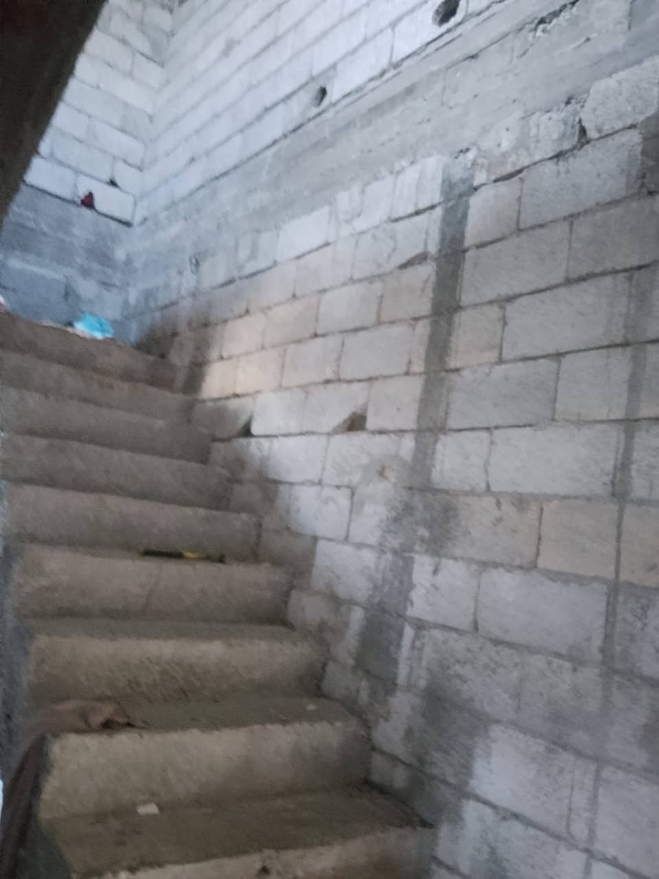 للبيع هيكل قرب جامع سيد علي جنس الأرض سند 25 المساحه 200متر البناء هيكل 170 متر  السعر65مليون الاستفسار *********** واتساب
