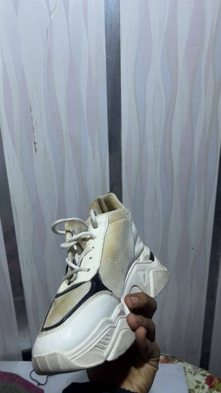 احذيه ماركه باله اوربي قطعه ١٠الف قطعتين ١٥ الف مكان كربلاء *********** كربلاء, العراق
