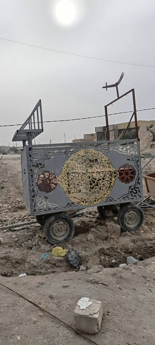 سلام عليكم  عربانه البيع جاهزه فقط بس تايرات مابيه  السعر  بربعميه بيه مجال اتصل على رقم  ***********
