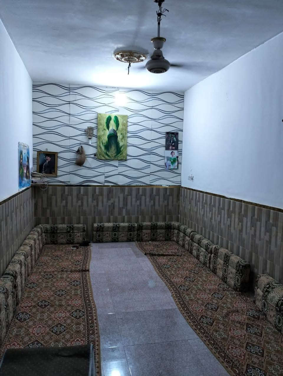 #يالله (اللهم صل على محمد وآل محمد)

#بيت بيت طابو صرف ١٠٠ متر خلفي في حي سومر خلف

جامعة العين // قرب الدفاع المدني // سنة البناء ٢٠١٨ /

طابقين عكاده // الطابق الاول بناء طابوق / الطابق الثاني

فرمستون// يحوتي طابق الاول ستقبال / صاله / مطبخ /

غرفة نوم / منور / صحيات خارجيه / عرض الدربونه / متر ٣٠ / 
الطابق الثاني / غرفتين نوم مع بيتونه

#خدمات متكامله 

#السعر 115 وبيه مجال قليل بيع مستعجل كلش 

للإستفسار الإتصال على الرقم ***********
