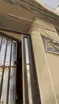 السلام عليكم بيت لايجار
مساحه ١٠٠ متر.   لسعر ٢٥٠ الف 

الموقع. ميلاد حولي شارع ٣٠ قرب السوك 

***********
