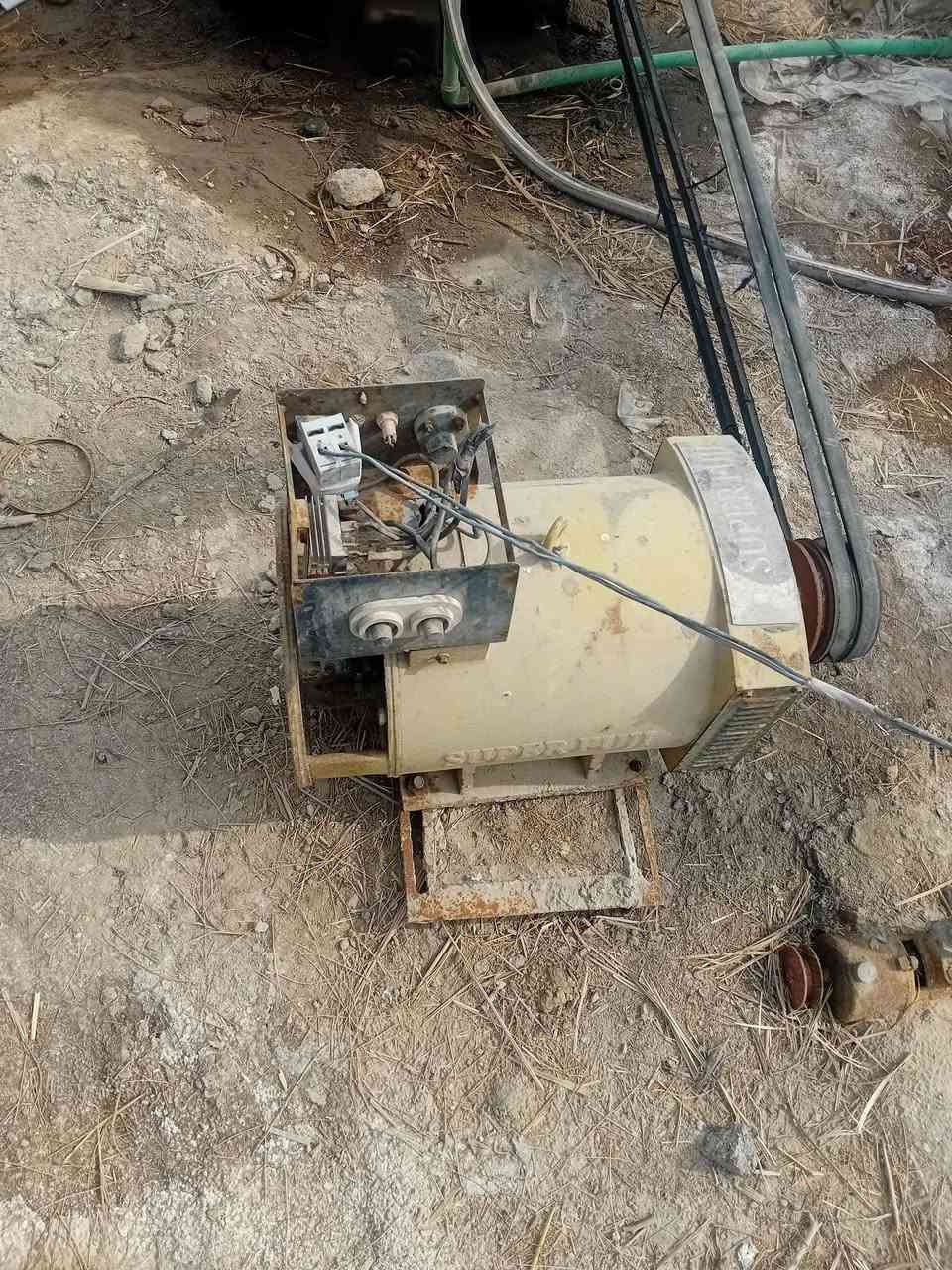 السلام عليكم
مولد لستر جاهز للشغل 
كهرباء مالته خير من الله سبعه ونص كيفي 
السعر الاتصال ***********
