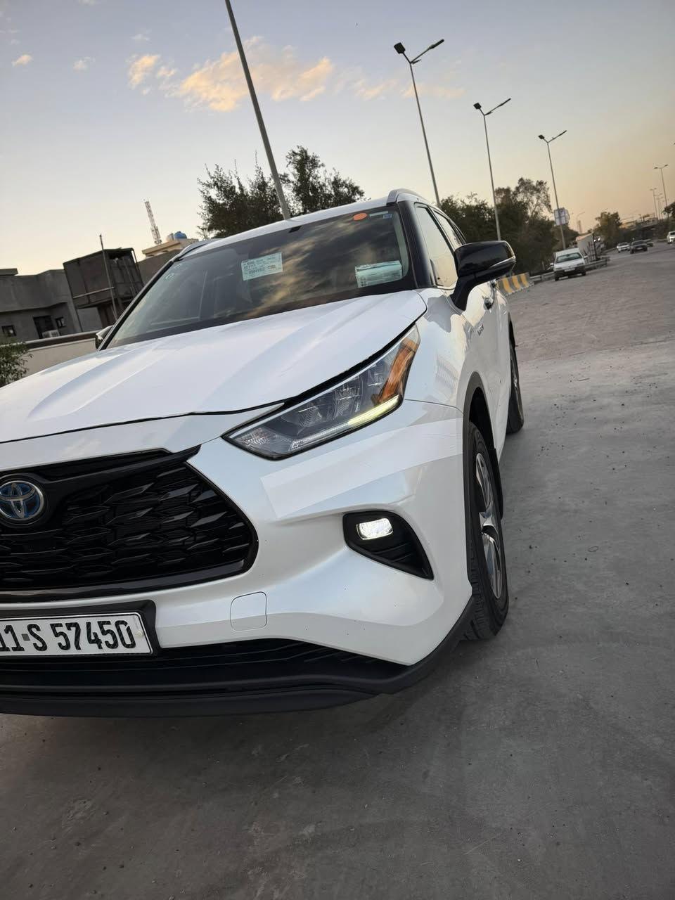 السلام عليكم تيوتا هايلندر موديل 22خليجي مكفوله من الصبغ والتبديل هايبرد شركة عبد اللطيف جميل فول ماعده الفتحه ماشيه 64 الف السعر 33 الف $ غير متواجد على الفيس الاتصال على *********** بغداد الاعظمية
