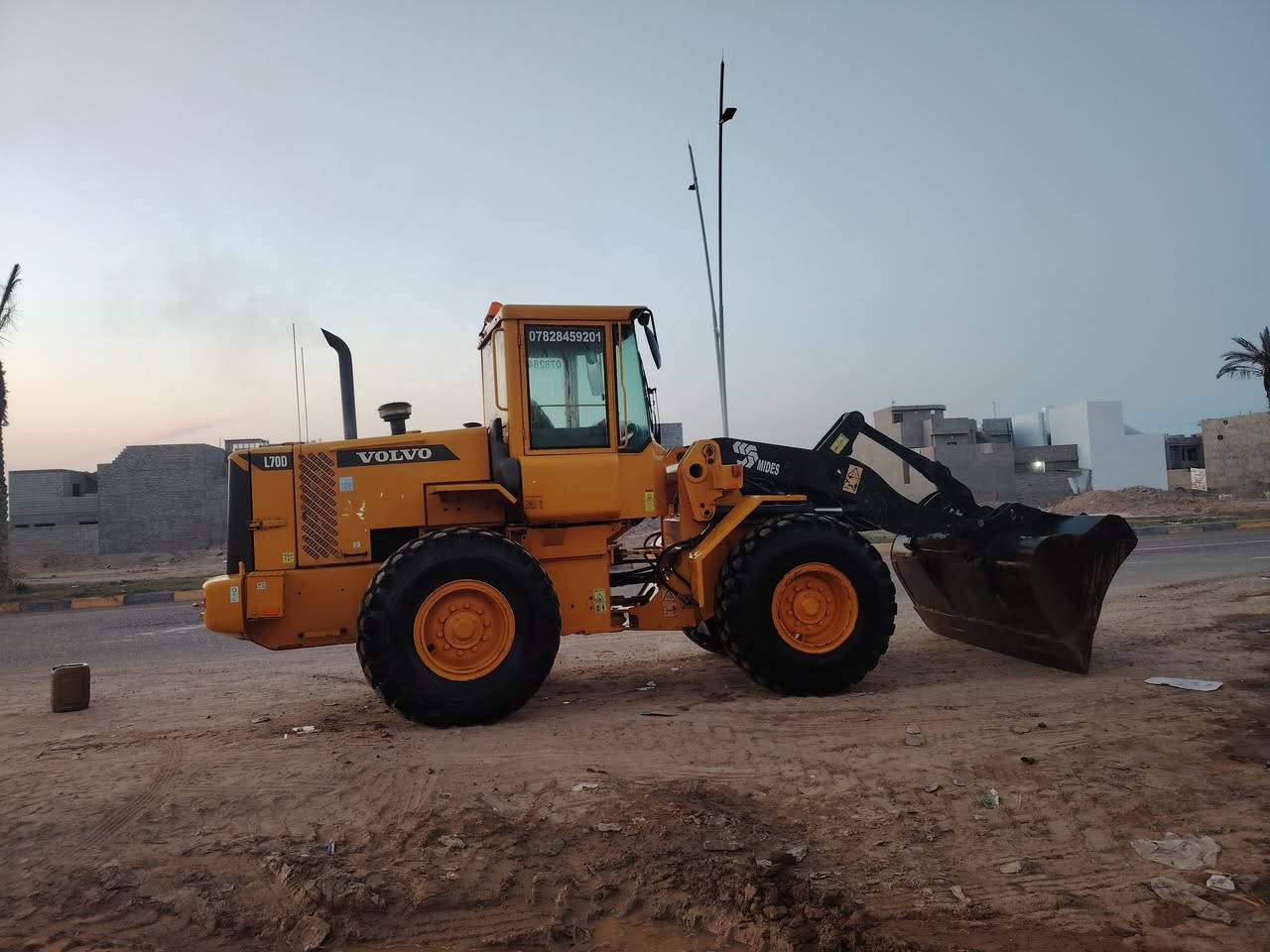 سلام عليكم شفل فالفو 70 مديل 2002  رقم أربيل دولي مكينه كير اكسلات كله شرط مكان تكريت للاستفسار ***********
