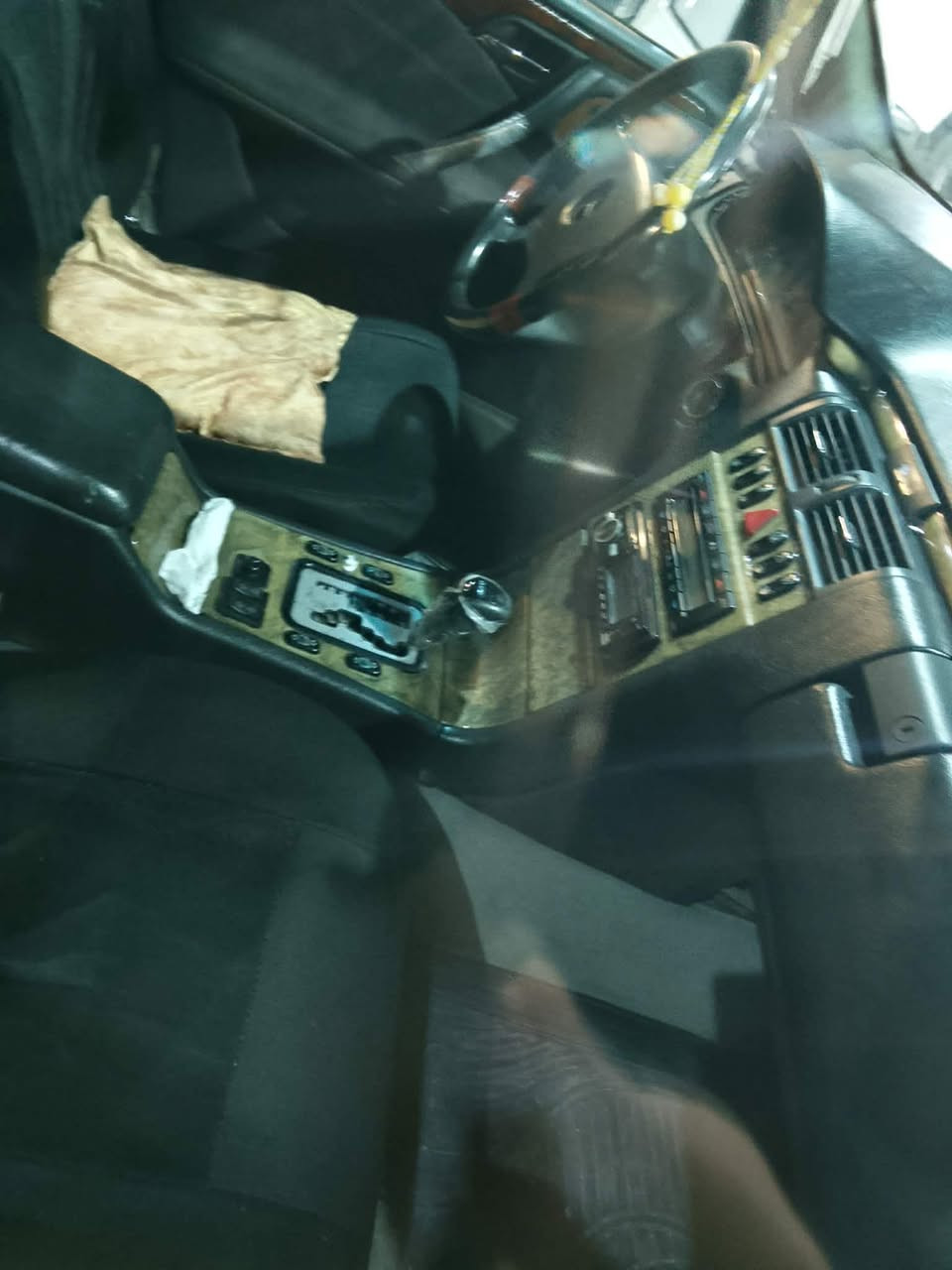 مارسدس مكصوصه سقف كير توماتيك فول محرك كير جديد صبغ عام  تايرات جديد  سياره حلوه موديل  1997 سعرها 80او بيها مجال

***********

                       ***********
