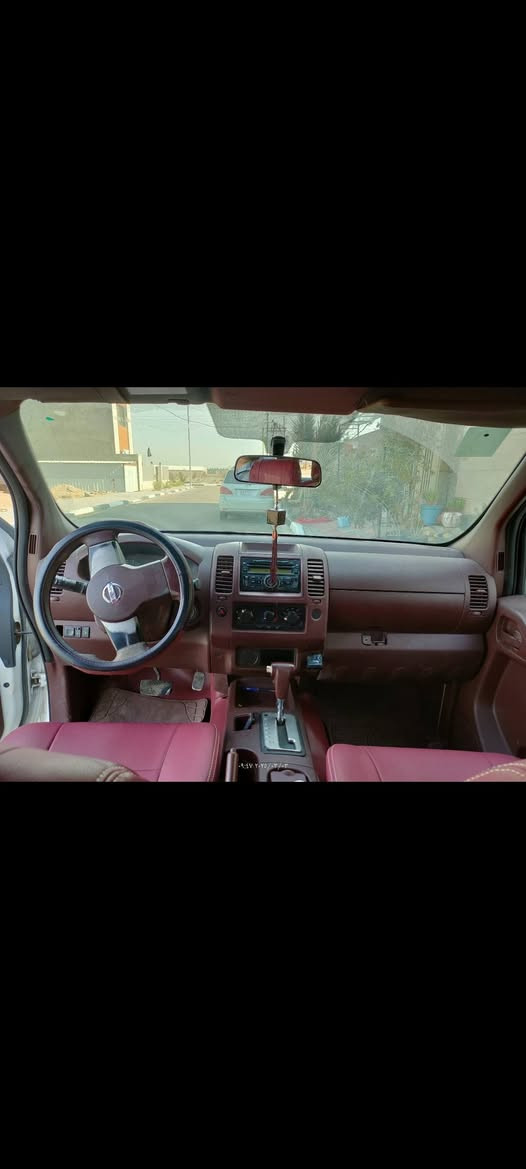 سلام عليكم سياره نيفارا موديل 2012 للبيع مكينه وكير vvt 6سلندر سياره بيها اربع قطع ابيع حزام بدون دواخل سياره دوشمه وحمام جديد وتبريد تدفئه شغال سياره خير من الله مداور ثاني يوم ***********
*********** سعر 103 وبيها مجال للشراي مكاني كربلاء
