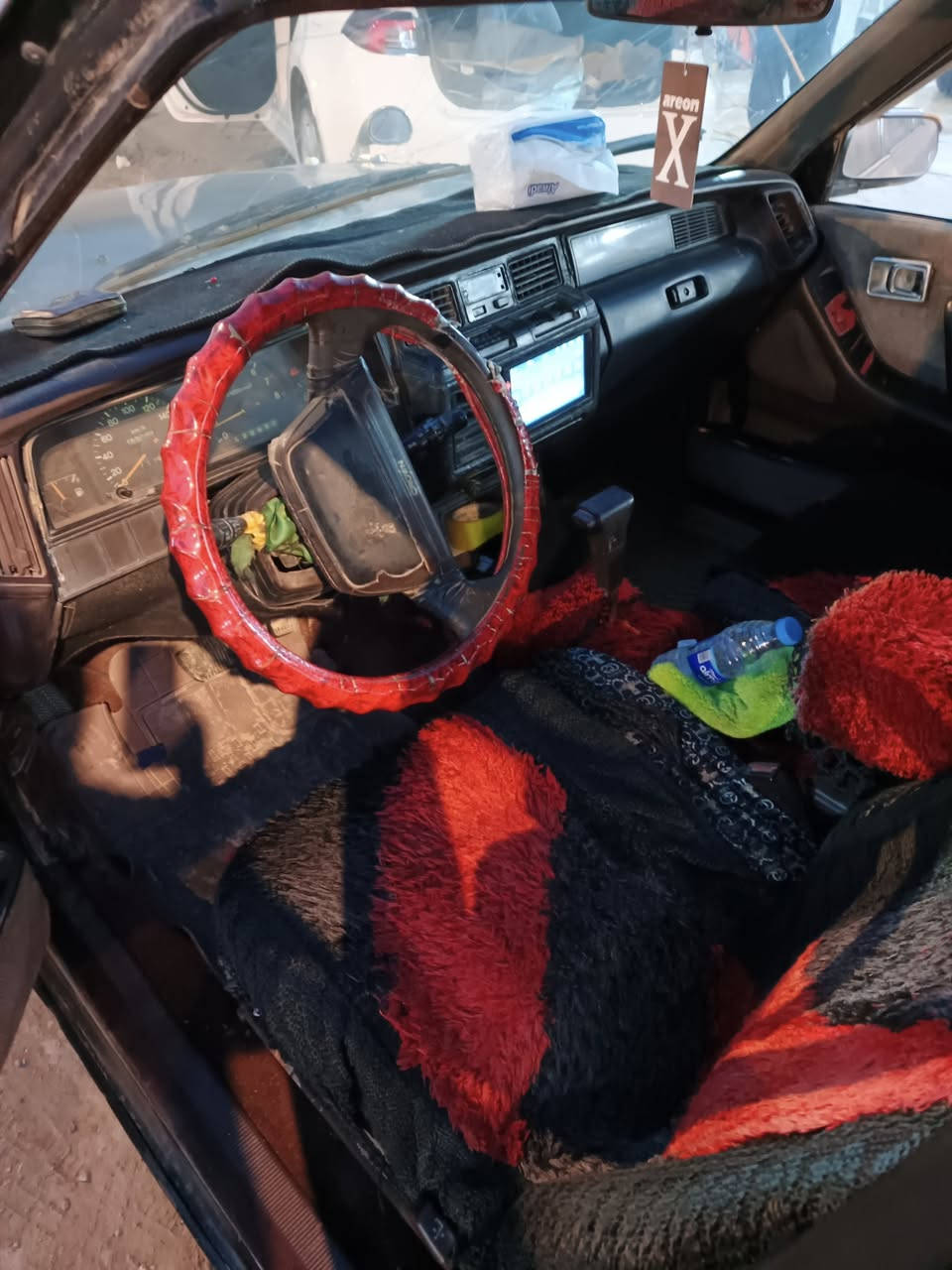 السلام عليكم
سيدان أيسر بلاد للبيع
مكفول من العيب الشرعي
محرك وكير شرط كهربائيات كلها شغالة رقم ذي قار 
السعر  36  بيها شويه مجال العنوان الناصرية 
للاستفسار اتصال على رقم  ***********
