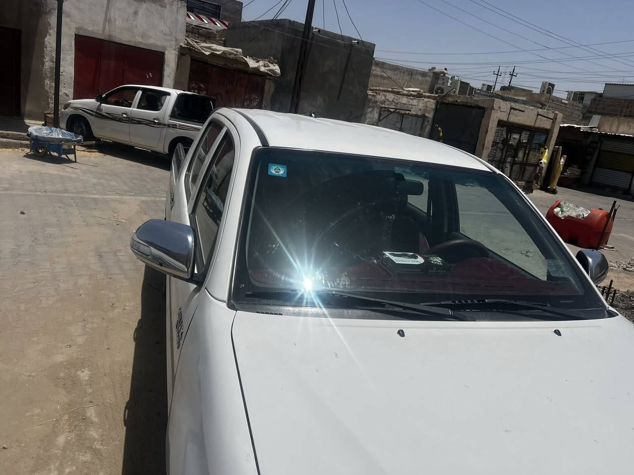 مديل ١٤ كير اوتماتيك  سياره جديده بيه بارد بل بنيد  ومحولبه شويه بيه طخه بل جاملق بي شويه صبق ومفتوح  كير  كفاله ميكنه مفتوحه ومجفته درجه اوله حداديه ع اخر حبايه السياره سحب ونضافه خير من الله سونار موجود   السعر ٢٠٠ دوشكه وارضيات   ساره خير من الله  لي مو شراي لا يتصل ***********

