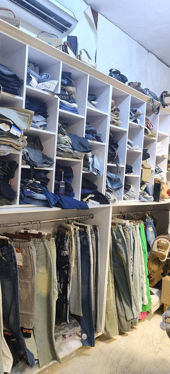 فاترينات بناطير للبيع مستخدم جدا قليل
البيع لغرض تجديد الديكور 
2 خانات
2 تعليك 
للاستفسار اكثر 

***********
الفيس مغلق فقط واتساب
