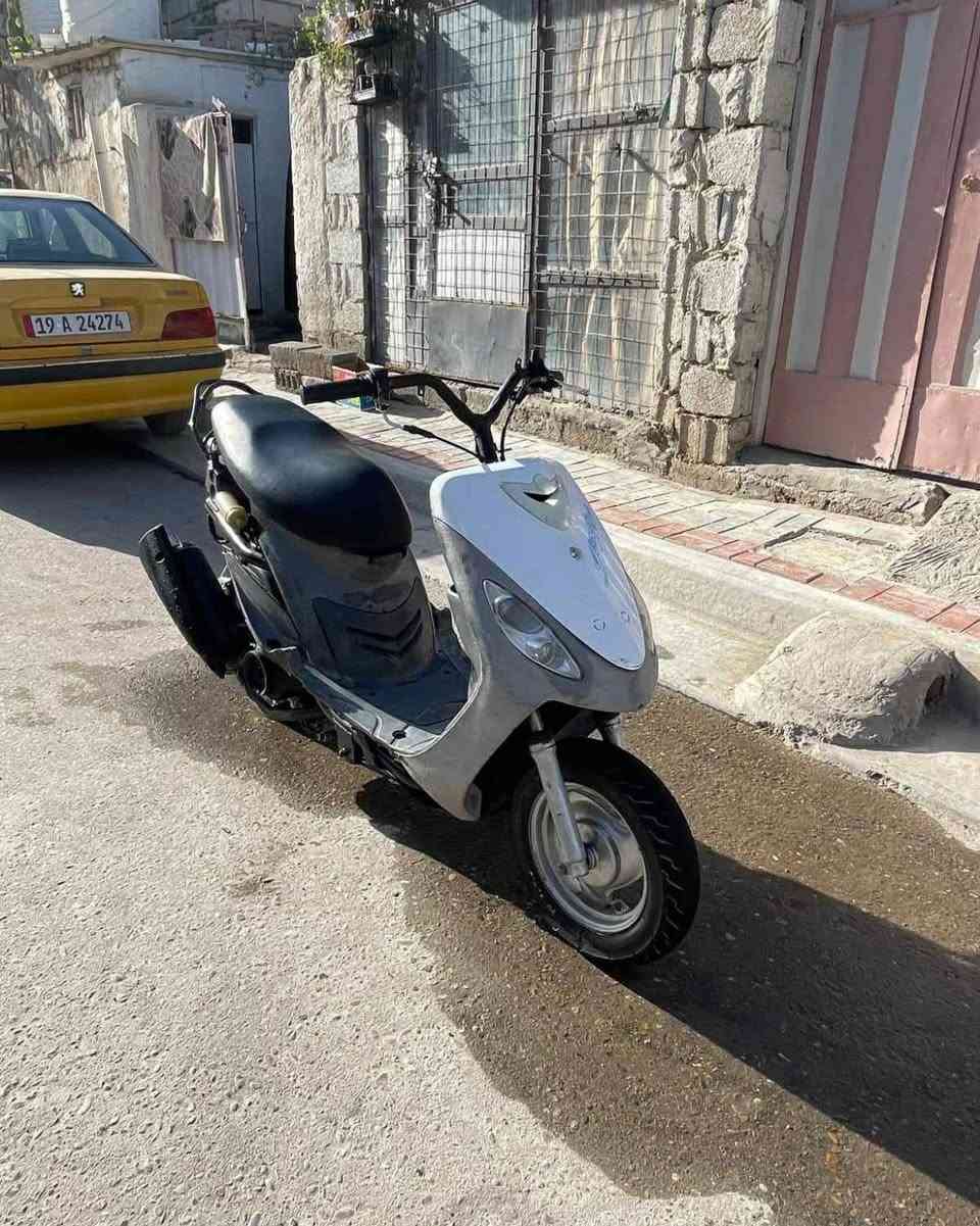 للبيع سعر ٣٥٠ درجه مكينه حلوه شلعه ومعدل 
بوشه ٥٥ صالصنه رياضي مكاني كربلاء حي العامل
***********
