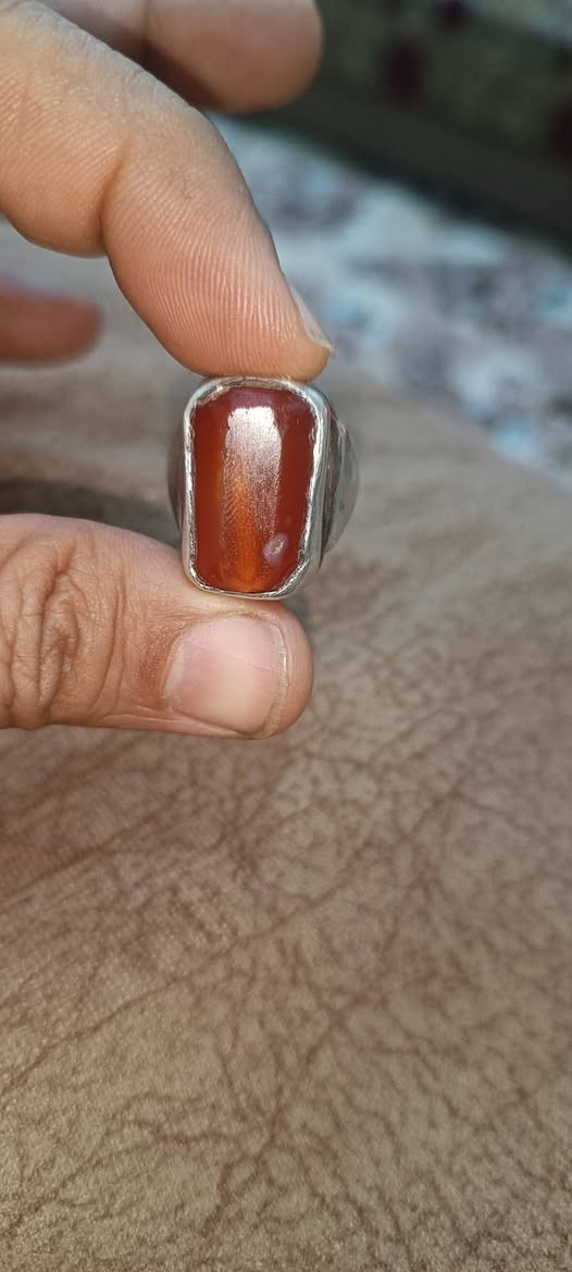 ياالله السلام عليكم متاح خاتم عقيق يماني قديم وصياغه قديمه وين عشاق القديم اليماني ملاكط مثقوبه الحجره مكاني السماوة ***********
