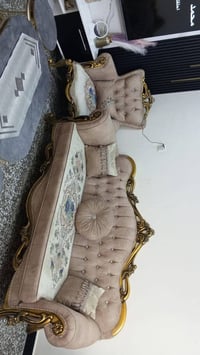تخم للبيع مصري سعر 750 وبي مجال المكان بغداد 10 مقعد واذا اكو مراوس عا...