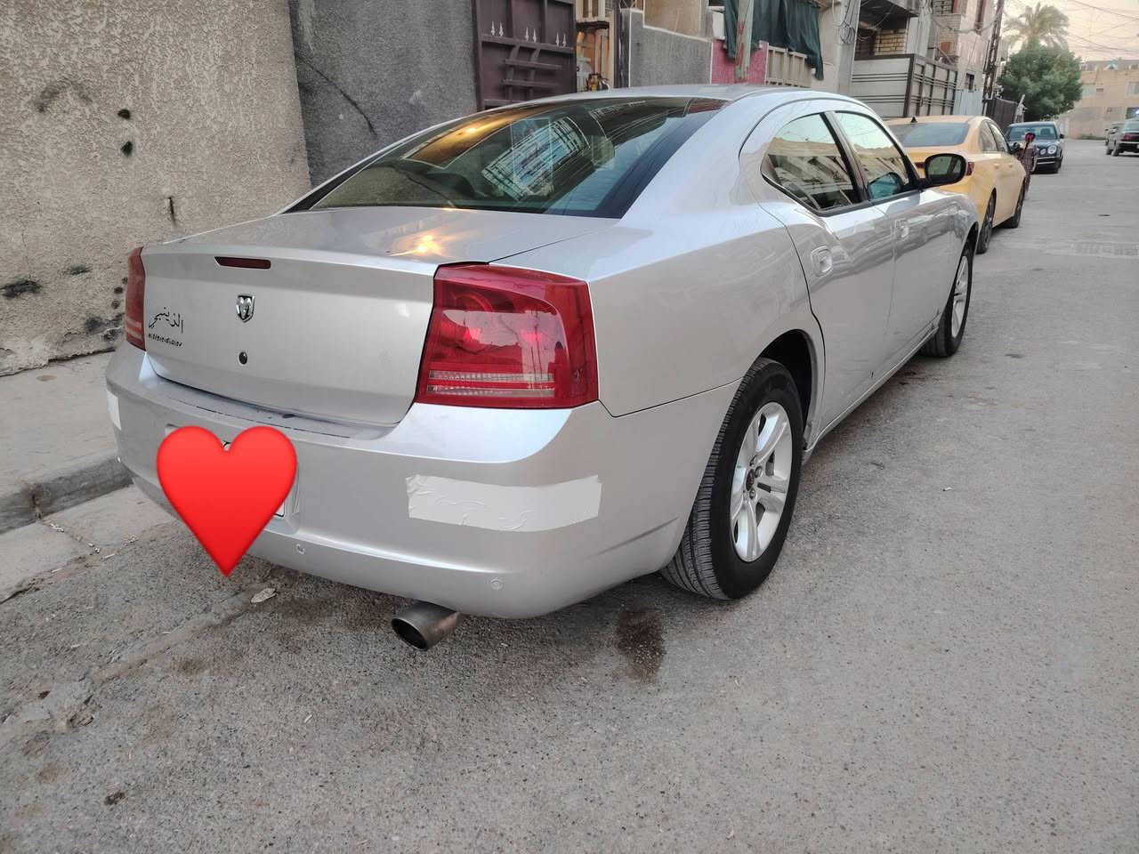 السلام عليكم حبايب جارجر موديل 2008 مكفوله كفاله عامه بيه بارد بل باب مال الصدر وجاملغ كلش بسيط كير مكينه تبريد تخم تاير  كله جديج ومكفول بيه نقص بس دبلات اماميه شرط ترايك وين متريد كارتون مكينه 3500 اصل  السياره رقم بغداد دولي هزه وسنويه  قبل سبوع مسويهن السعر 120 وبيه مجال بسيط مكان السياره بغداد ه‍***********
