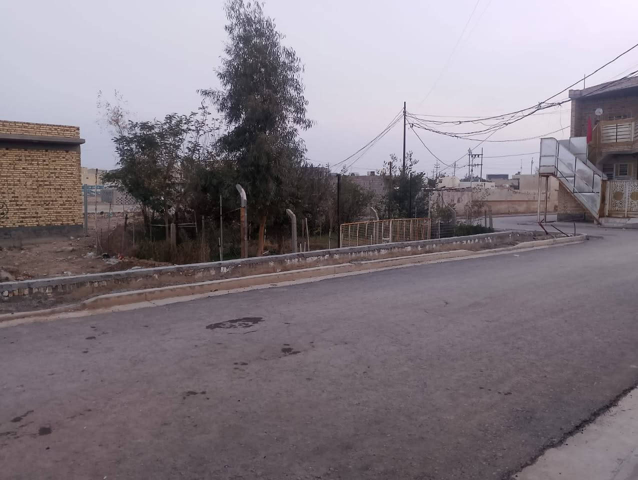 بيت للبيع، 
طابو صرف /12124،
حي الاساتذه قرب جامعه الامام الصادق، موقع الدار بين ركنين مقابل حديقه ،
 المساحه.7*16  /  112م ،
ملاحضه البيت ليس مشيد بالكامل، 
الاستفسار والاتصال 
***********
