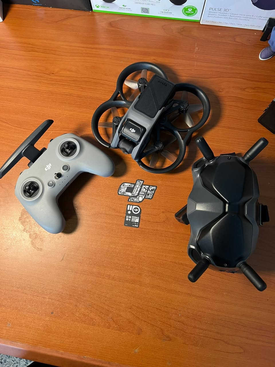 Dji avata Combo مع الكنترول 
قطعه نظافه 100/100 مع كنترول اضافي والموشم 3 بطاريات وجنطه كامله مكمله مكان بغداد استفسار اكثر 
*********** الي يراسل يذكر اسم الدرون او يدز سكرين للمنشور
