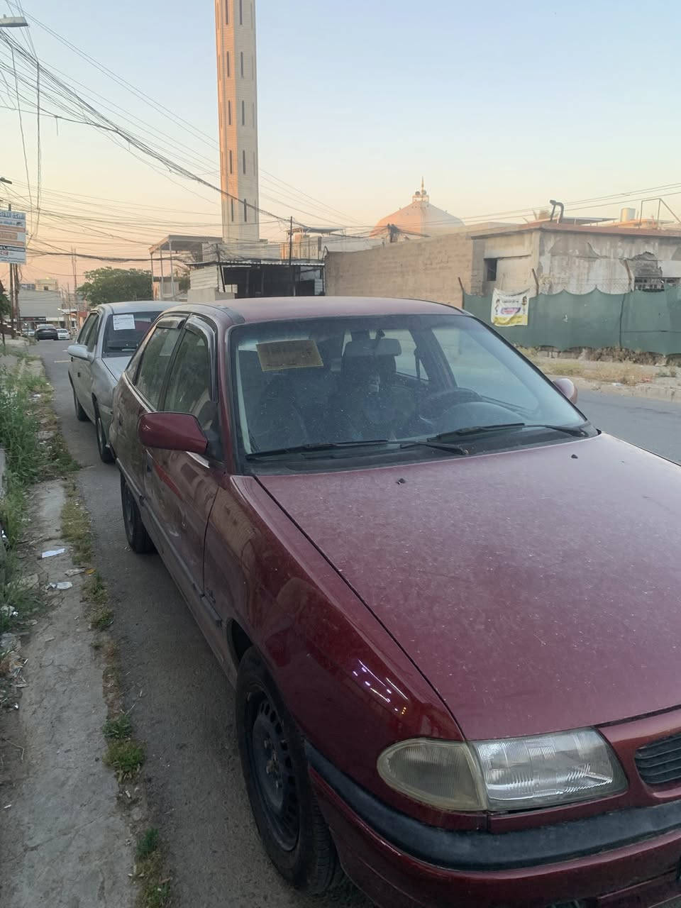السلام عليكم 
اوبل استرا موديل 1992
رقم بغداد الدولي شرط التحويل 
بيها الجاملغين الورا صبغ 
طخم تايرات جديد 
باتري جديد 
شادلها شاشة 
اي نقص او مصرف مابيها 
مكانها موصل الايمن 
للتواصل ***********
السعر ٤٨
