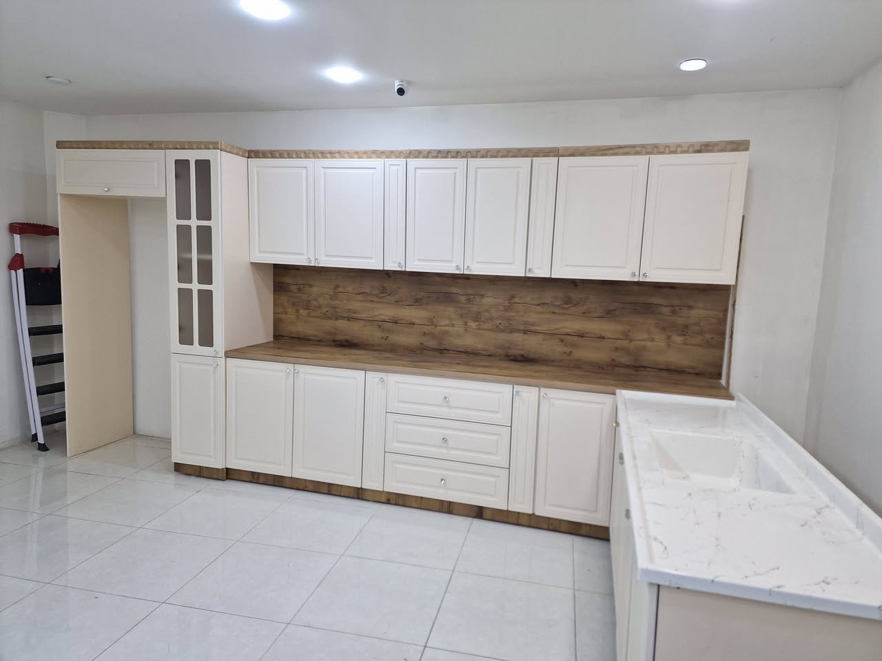 داشکانی تایبەت
سیتی کەوانتەری تورکی باڵۆن پریس
تازەیە هی عەرزی پێشانگایە 
هەتا بڵێیت جوان و تایەت دروست کراوە 
درێژی کەوانتەر (4.45)
درێژی سنگکەی (2.60) 
هەرمەتریک لەم کەوانتەرە تەنها 130$ ئەکە ویت
لە هیچ شوینیک بەو نرخە نیە 
سلیمانی /کانسپکە /گەیاندن هەیە
0772 517 79 19
