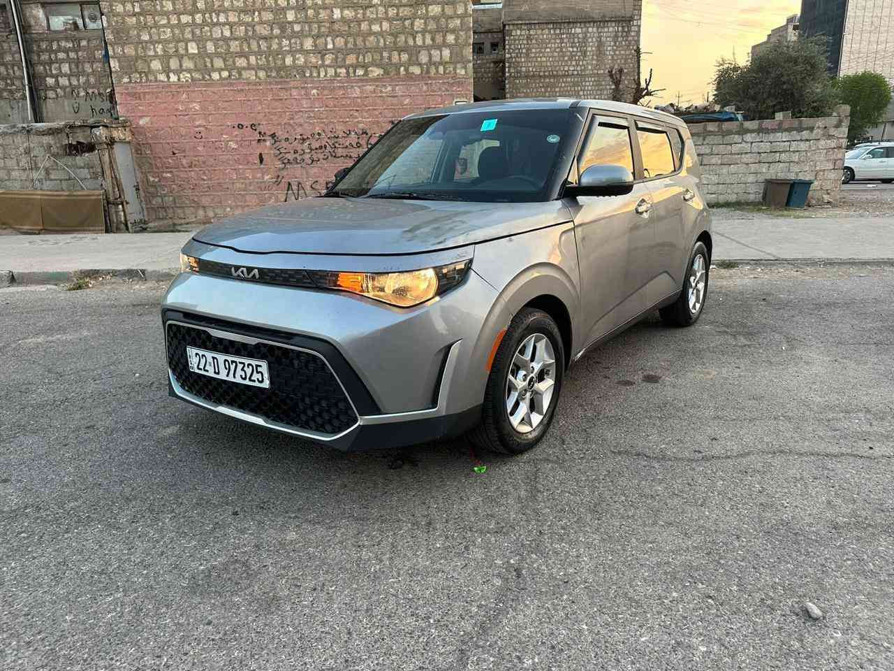 السلام عليكم
كيا صول للبيع 2023 محرك 2000 دوش بيهه خمس قطع صبغ تريد تعتبرهه حزام بكيف المشتري مكفوله من الدواخل لاشاصي ولالغود صور داخل المنشور ماشيه 34ميل بسعر 128$ مكانهه الدوره ابو طياره 
الاسفسار ع هذا الرقم
‭0770 635 8607
