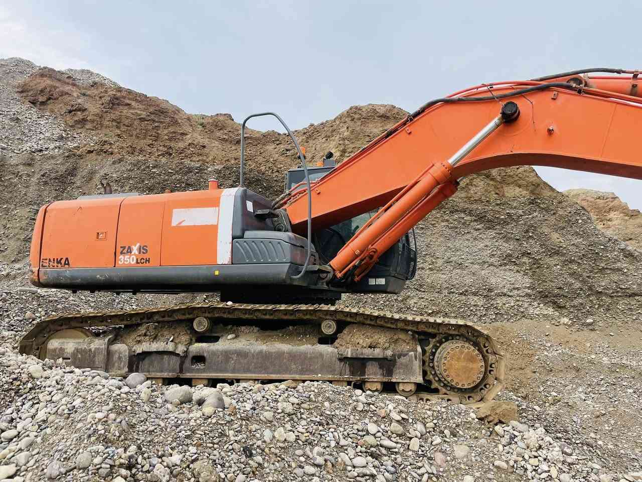 حفارة هيتاشي حجم 350ZX انجكتر 2011اربيل شرط من كلشي للاستفسار     ***********..***********
