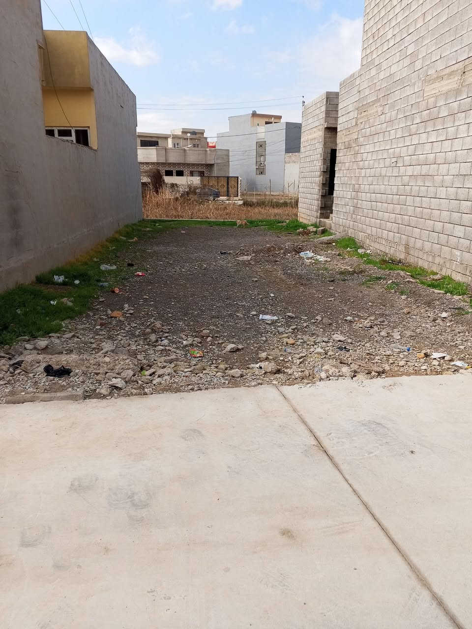 ارض سكنيه للبيع . مساحه . 150متر.
وصل بلديه قرار تمليك .خدمات كامله .
زيونه الرابعه . (السعر.35 مليون)
قابل لتفاوض
كورك ***********
اسيا.1906 935  0776. قرب حي سومر
