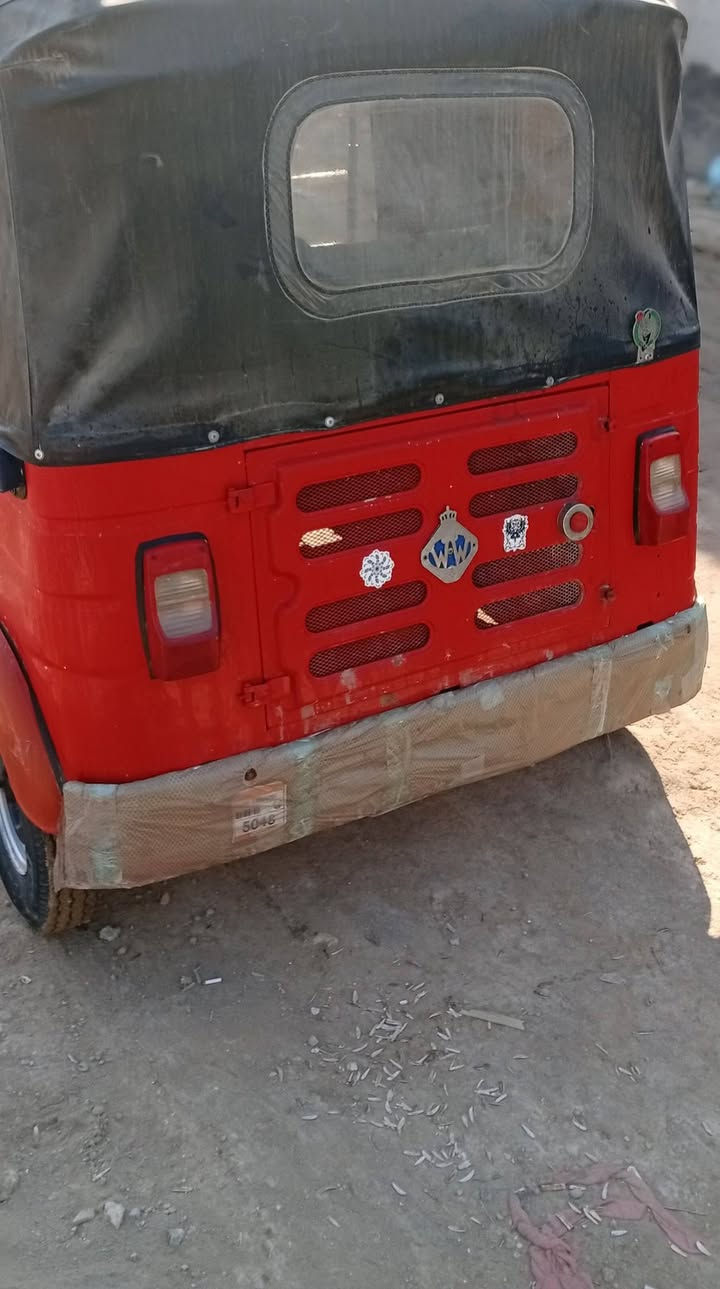 السلام عليكم
تكتك للبيع موديل18 مكينه 20
تكتك خير من الله معمره دوس ممصبوغات 
بيهه ضربه بل لغد بسيطه 
الاستفسار اتصل ***********
