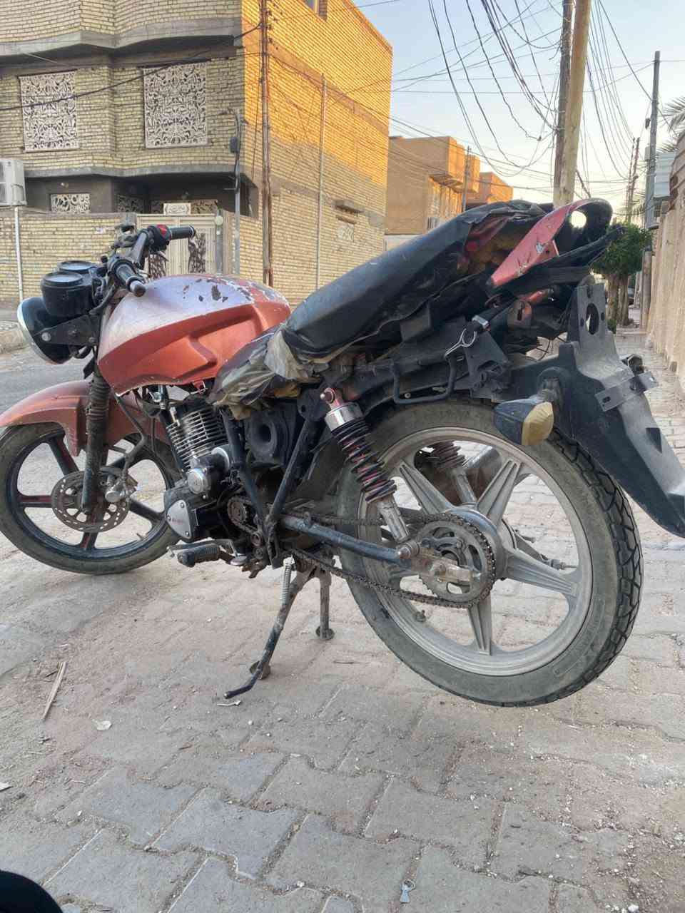 سلام عليكم 
دراجه للبيع الدراجه شغاله اصوليه اكفلها من السرقه السعر 250 وبيها مجال 
للاستفسار ***********
