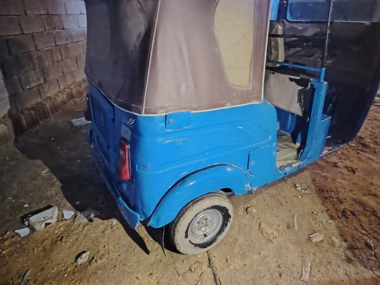 تكتك للبيع موديل واحد وعشرين الشراي يخابر ويدلل السعر اثمانيه ***********
