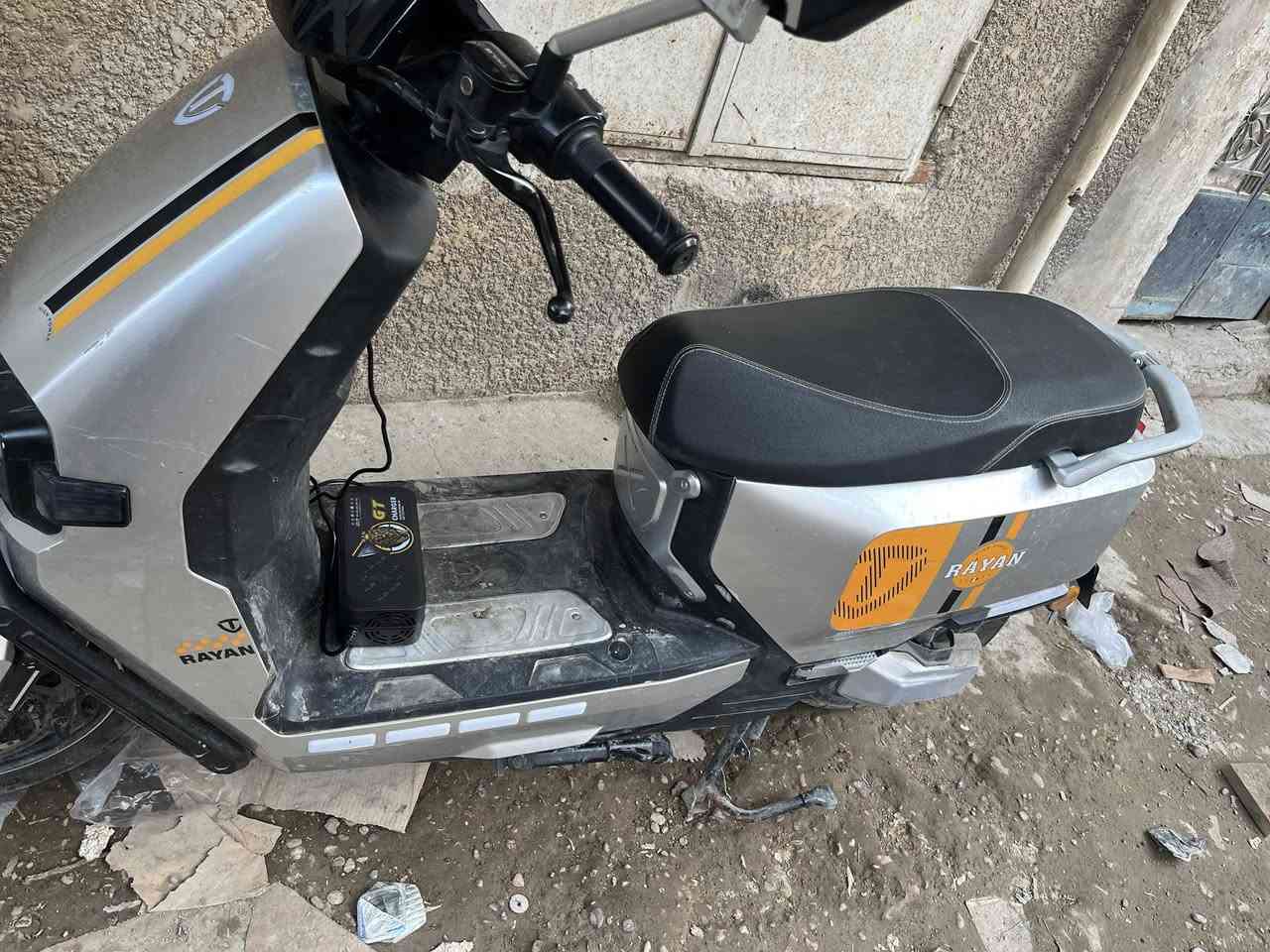 للبيع ريان وحش الكون بيه شخوط خفيفه مثل ماا واضحه   رايده 750.  عنواني بغداد ***********
