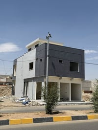عمارة تجارية • ١٢٢م • ٣ محلات ٢ شقق