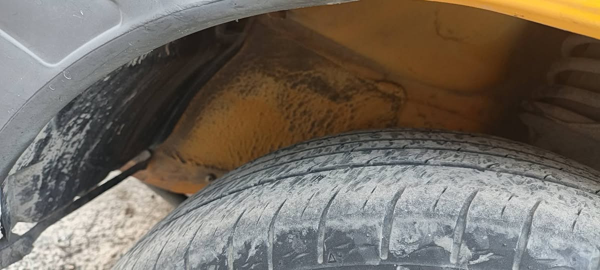 السلام عليكم ورحمه الله 
سايبا موديل 2018 رقم بغداد انكليزي بيه فقط باب الصدر مبدل ومرشوش انضرب عندي وبدلته بدون دواخل السياره كفاله كير مكينه شواصي باتري اصلي اورايمو صدر نضيف تبريد شغال وثلج السياره بااسمي سنويه جديده عليه غرامه 100 توكع من السعر 
عارضه 45 وبيه مجال 
الاتصال ***********
