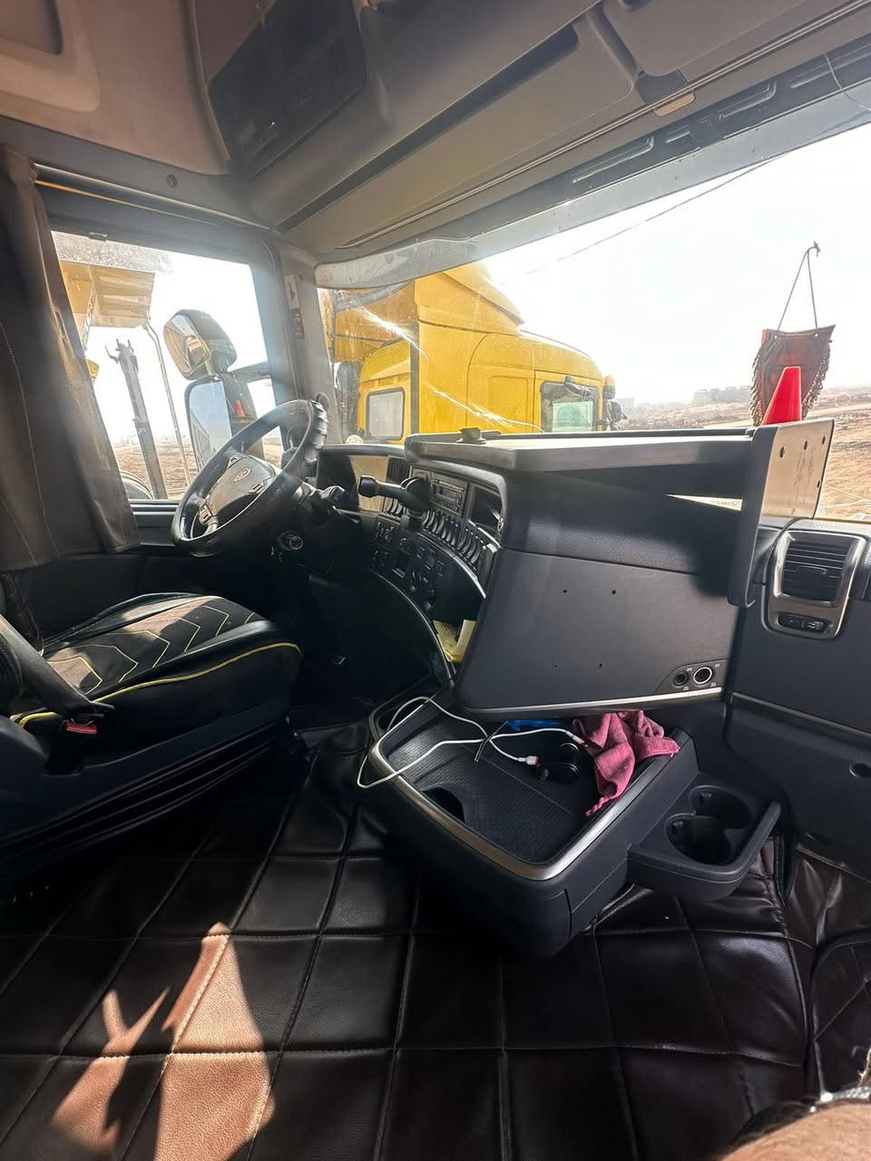 فقط راس للبيع
السلام عليكم سكانيه موديل  2015  باج بطن رقم  اربيل سنويه لل29 تحويل فصل وربط  مسجله قلاب مكينه 580 مجموعه  جوبلس سربس  كير اوتماتيك كلج / العنوان / البصره القرنه /***********////***********
