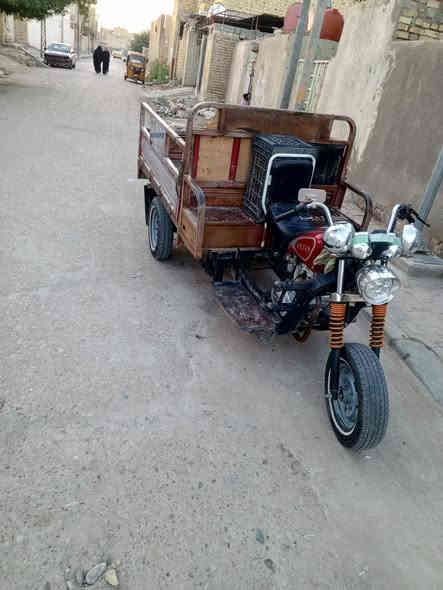 سلامن عليكم ستوته للبيع اوراق 2016السعر مليون ونص المكان العماره بحي العسكري بدوانم  يم مدرسة الحشد وهاذه رقمي ***********رجائن الموشراي لا يراسل ولا يعامل بدون مفاشل
