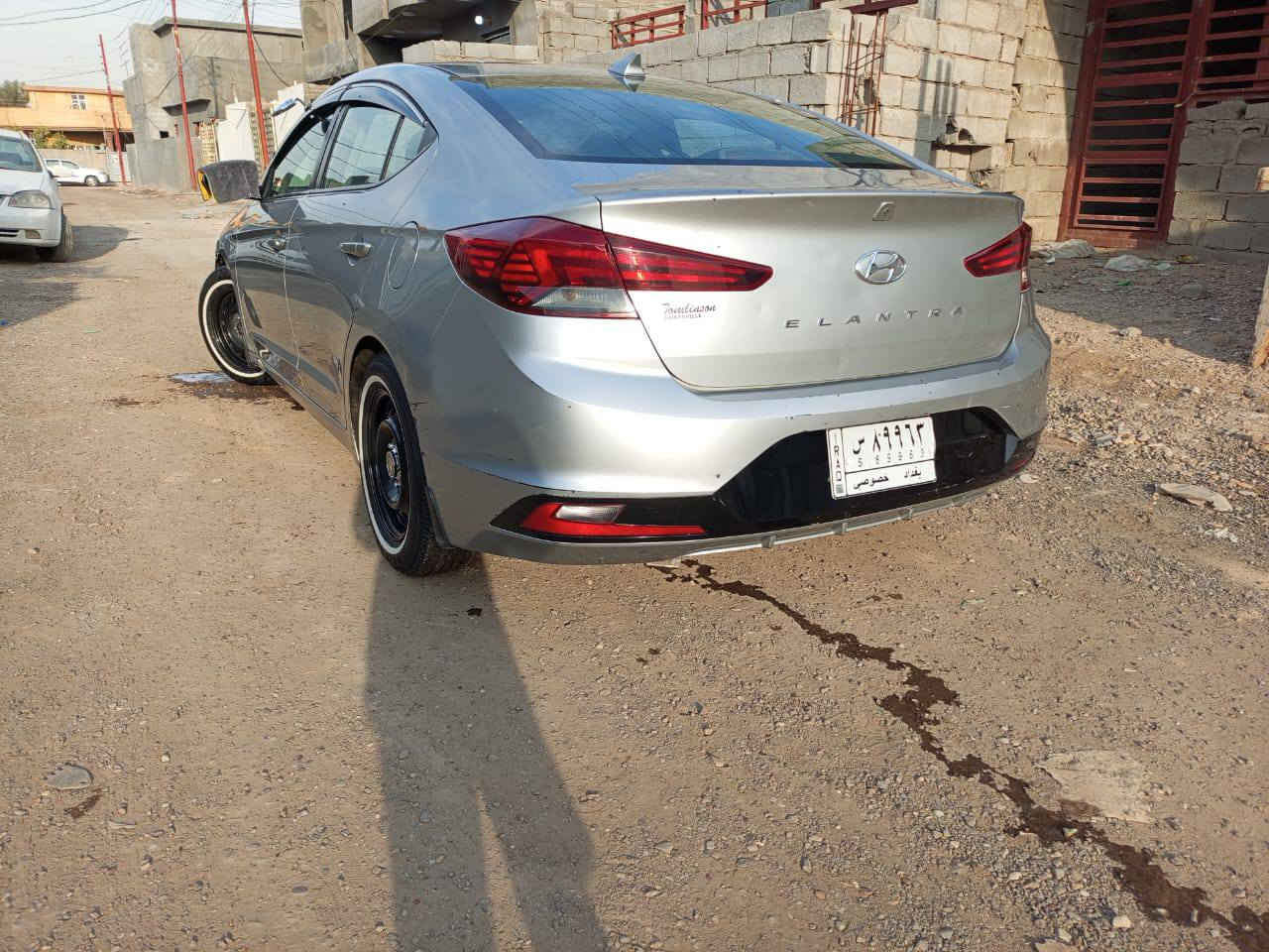 السلام عليكم النترا موديل 2020السيارة معوقين بعد 9اشهر وتصير حرة  الحادث بنيد وبجم كبس وكلير جاملغ الخلفي فول مواصفات عدة الفتحة والبصمة سيارة حلوة 
تبريد ثلج تدفئة كلة شغال رقم بغداد العسر 117
رقم موبايل :***********
