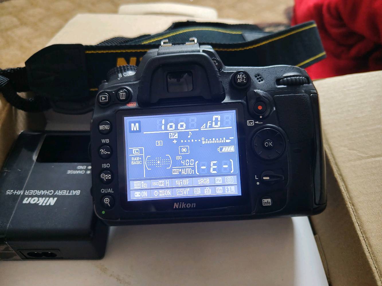 العنوان الموصل
كامره نيكون دي 7000 نضيفه وحديثه 
الي يحب يشتري يراسلني على واتساب الرقم الي مو شراي لا يعامل رجاء