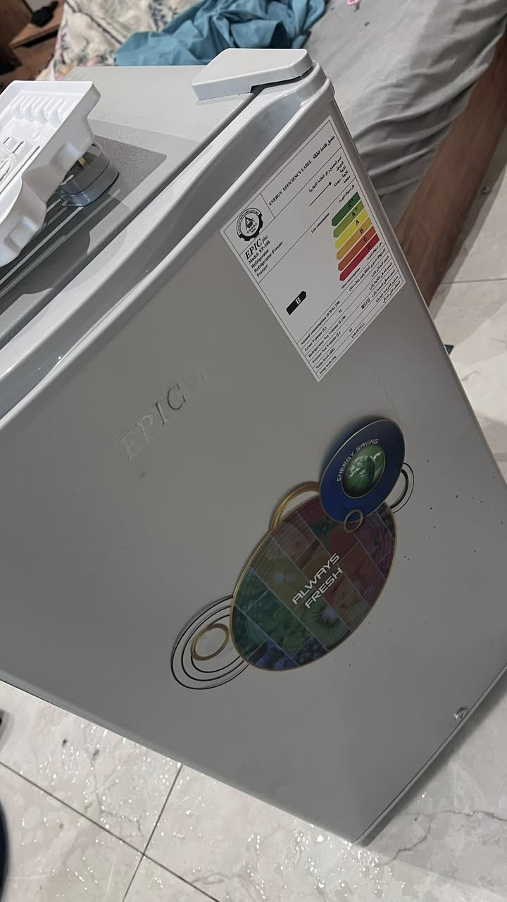 عليكم ثلاجه للبيع هاي ثلاجة صغيرة نوع EPIC plus وتعتبر Mini Fridge
مناسبة للغرفة أو المكتب.
ومن الستيكر الظاهر عليها هاي أهم المواصفات:
* السعة تقريبًا: 91 لتر
* حجم التبريد: حوالي 90 لتر
* بيها فريزر صغير جدًا بالأعلى
* استهلاك الكهرباء السنوي: kWh 190
* مستوى الضوضاء: dB 42 يعني هادئة نسبيًا
* تصنيف الطاقة: B
* الغاز المستخدم: غالبًا R600a الاقتصادي
* التبريد: تبريد مباشر (دفروست عادي)
* التحكم بالحرارة: يدوي
* باب قابل للتبديل يمين/يسار غالبًا
* اللون: فضي
ومن حجمها الظاهر:
تقريبًا ارتفاعها بين 80-85 سم وعرضها حوالي 45-50 سم جديده مستعمله سبوعين فقط كامل ملحقاتها وكارتونتها موجوده
الرقم:
0786 443 6008
بغداد سيديه
سعرها 85وبيها مجال

