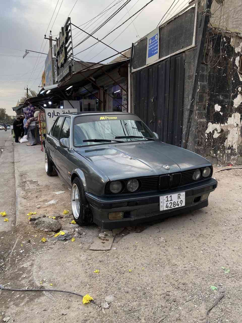 السلام عليكم 
للبيع 
E30 
محرك 2.0 عدل
كير جيتراك
اكسل قفل 
نشاطها كلش حلو
رقم بغداد بأسمي
هزه جديده
السياره جاهزه 
تخم ويل ريسنك حجم 15 سايز عريض 
كهربائيات كلها شغاله 
لايتات صلايب 
مري m اصليه
عالي زنون اصلي 
البجم يرادله تطبيك 
و هلال جاملغ السايق معدل يرادله بس صبغ
داخلها كلش نظيف 
شاشه 
تخم سماعات SONY
دركه منفصل 
مكاني بغداد 
*********** عبدالله 
السعر 45 ورقه
