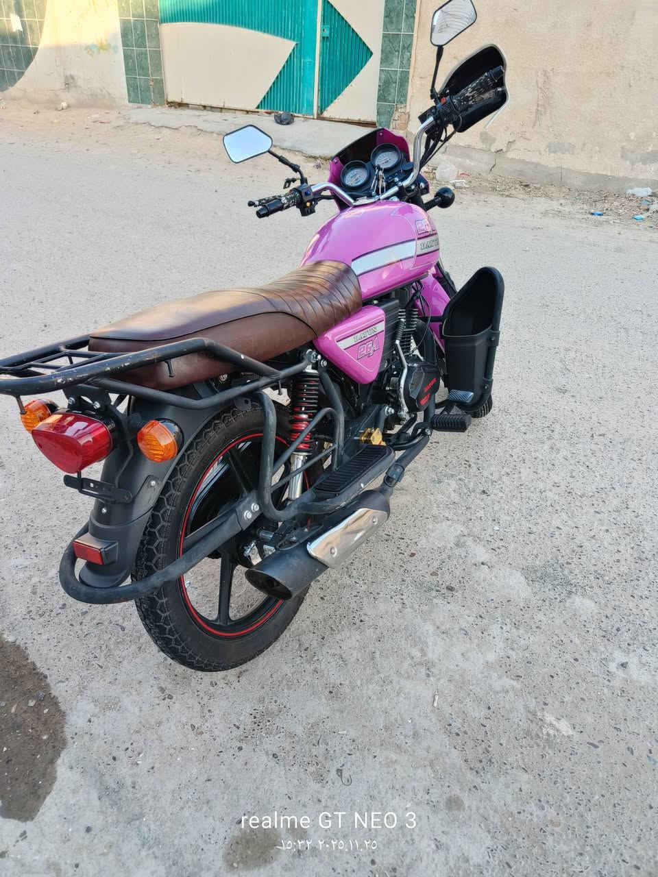 السلام عليكم 
شباب دايوان نفخ موديل 2023 طالعة ب 2025 دراجة مشاية 17 الف سويج سجينة نسختين  لون وردي مميز نضافة فول خير من اللة مال جناي صار سنة عندي مرقم رقم و سنوية انكليزي  كربلاء لوحات 2 مشروع وطني تحول وين ما تريد دراجة ع ايدي ادامة كاملة كل شهرين دهن كلة امزويل 20.50 شخط ما بيهة صورهة و نضافةى كدامك ب صور و فديو سعرهة 2400 و بيهة مجال قليل حك الجية مكاني بغداد  محمودية ***********
