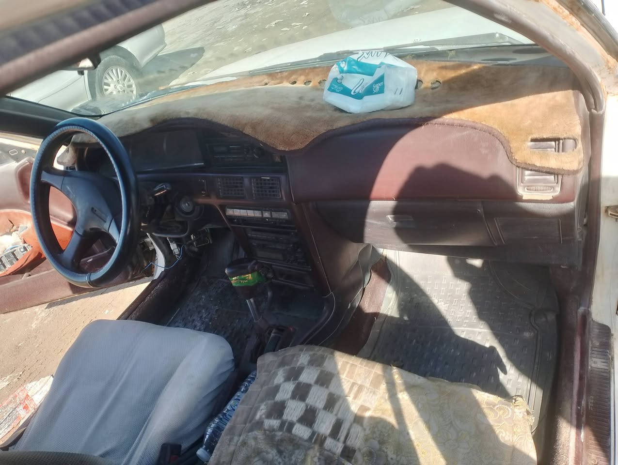 السلام عليكم سياره كورله مكينه وكير بلد جدد تخم تاير جدد حداديه جديده دواخل جدد السعر 32 رقم راعيها ***********
