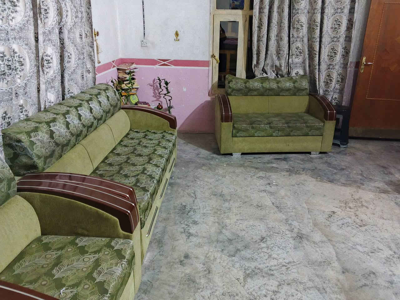 تخم للبيع التواصل ***********
