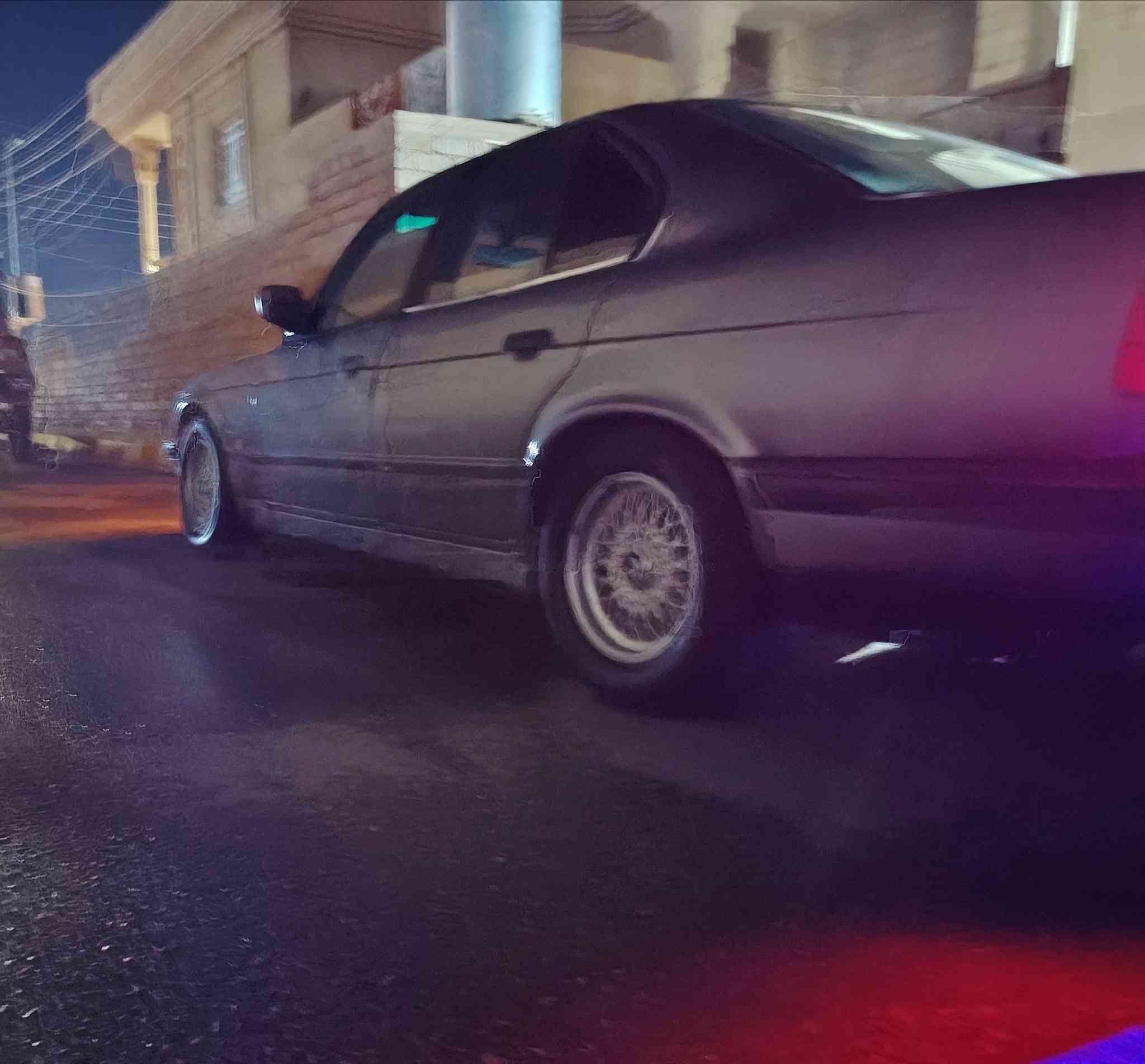 للبيع المستعجل BMW 525 
رقم صلاح الدين دولي الئ ٢٠٣١ محرك دبل فانوس كبس شرط صاروخ كير عادي طياره اكسل فولللل السياره شرط بدون خياس كشنات جلد اصل كهربائبات فولللل لايت زنون مخيف منضومه صوت فول ويل كروم اصل خليه ألماني تايرات راقي صالنصه سبورت رياضي  هورن يوكن شرط التحويل الوكاله مكان السياره بيجي منضومه اناره خلفيه ليزريه السياره جاهزهفول الحمد لله أسعى كاش مناسبوالسعر المطلوب 45 للتواصل ع الرقم ***********
