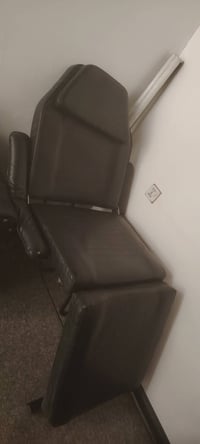 غراض حلاقه للبيع بسعر مناسب َ المكان بغداد باب المعظم 07735083463