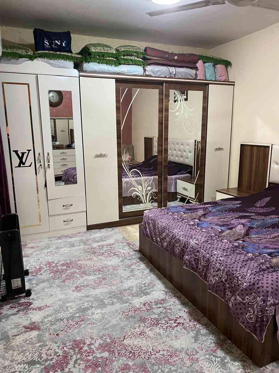 🏠 #دار_للبيع 📍 #الموقع : الديوانية – الاسكان
مقابل المعهد الفني (فرعي) وقريب من الشارع العام

📐 #المساحة : 216متر
📑 #الطابو : صرف

✅ كافة الخدمات متوفرة
✔️ تبليط
✔️ مجاري
✔️ موقع مميز وقريب من الشارع العام

🏠 #تفاصيل_الدار
🔹 البناء : اساس كونكريت وسقف عكادة
🔹 الدار طابقين

🔸 الطابق الاول :
▪️ غرفتين
▪️ صالة
▪️ استقبال
▪️ مطبخ
▪️ صحيات داخلية وخارجية
▪️ كراج سيارة

🔸 الطابق الثاني :
▪️ غرفتين
▪️ صالة
~~~~~~~~~~~~~
#متابعة_الصفحة
#نستقبل_جميع_عروضكم
———————————————————
🔺#للاستفسار الاتصال ع الارقام
 ارشد ***********📲 
 حسن *********** 📲  
او مراسله واتساب http://wa.me/+964*********** 📲  
—————————————————————
او زيارة مكتبنا من الساعة 3 الظهر الى 8 مساء
🔺مكتب دره المشرق للاستثمار والتطوير العقاري 
🔺العنوان:-حي الجزائر الشارع العام قرب مأكولات تشرين
