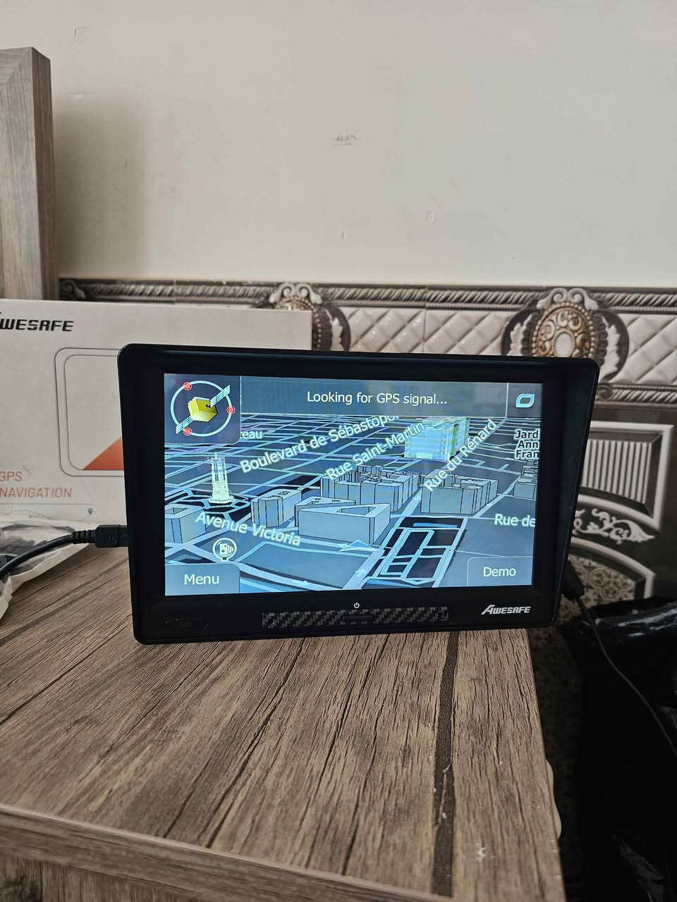 ماركة Awesafe
Gps 2d 3d 
جديد بلكارتون غير مستخدم 
وياه كابل usb
وكابل عل ولاعة السجارة
وستاند تكدر تلسقه عل جام وعل دشبول
لمس بلكامل
به مكان مميوري
راديو Fm
Bluetooth 
قارئ الكتب الاكترونية
قارى الفيديو
البوم الصور
سعره بلامزون 79دولار 
سعره يمنا 30الف دهوك, العراق


**إذا كنت صاحب هذا الإعلان وتريد حذفه لأي سبب، رجاءا أرسل رسالة إلى الدعم الفني**